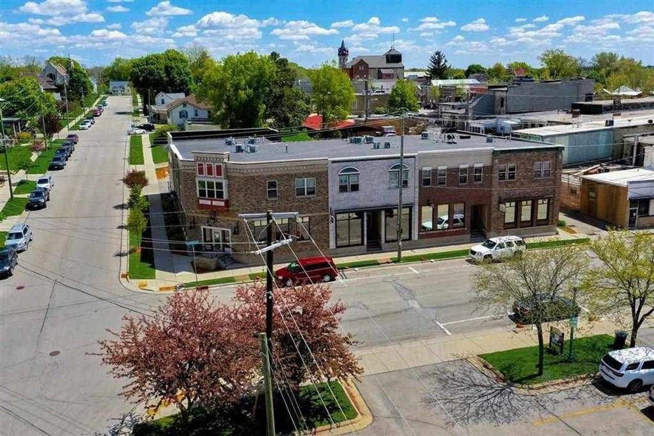 131 E Washington St - Photo 3 of 23