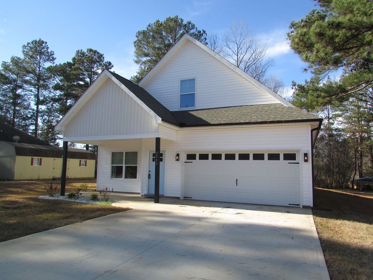 2003 Old Laurens Rd - Photo 2 of 25