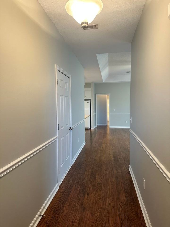 203 Camden Dr - Photo 3 of 29