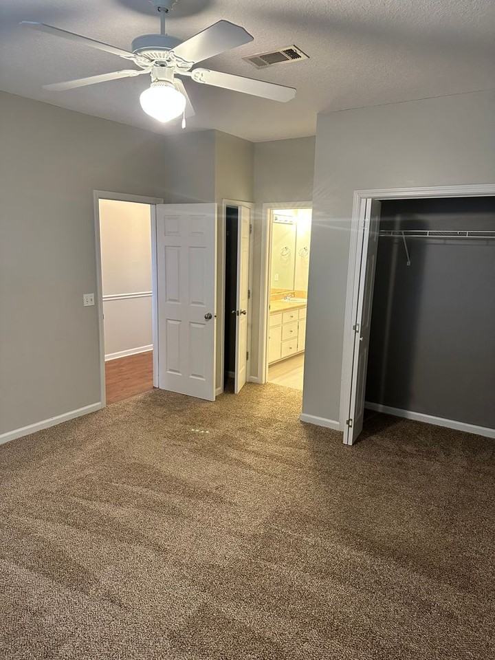 203 Camden Dr - Photo 5 of 29