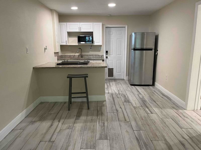 810 8th St #A - Photo 3 of 11