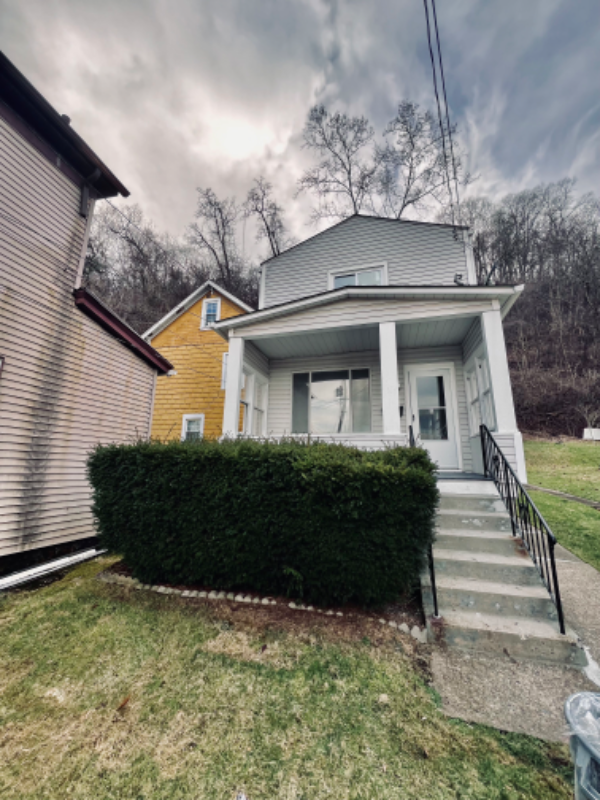 427 Marion St - Photo 2 of 14