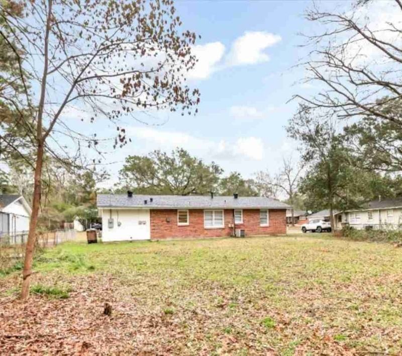 5101 Druid Dr S - Photo 2 of 10