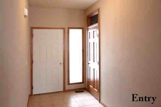 15634 Bryden Dr - Photo 3 of 21
