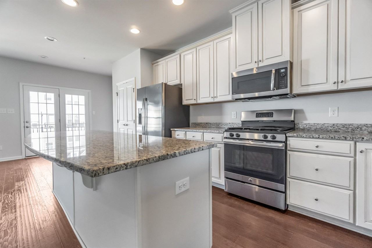 2606 Shire Walk Ln #NA - Photo 7 of 10