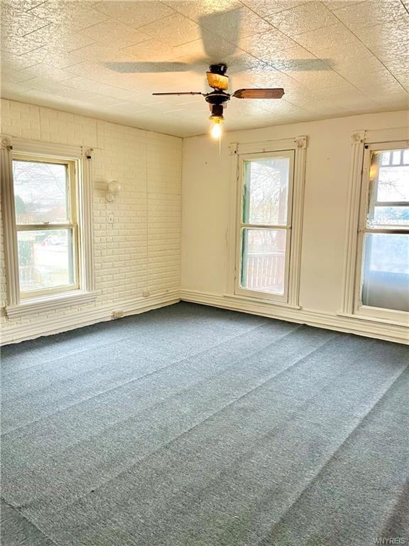 638 Wyoming Ave Uppr - Photo 2 of 8