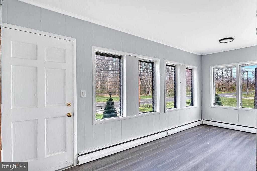 234 Sharon Rd - Photo 3 of 22