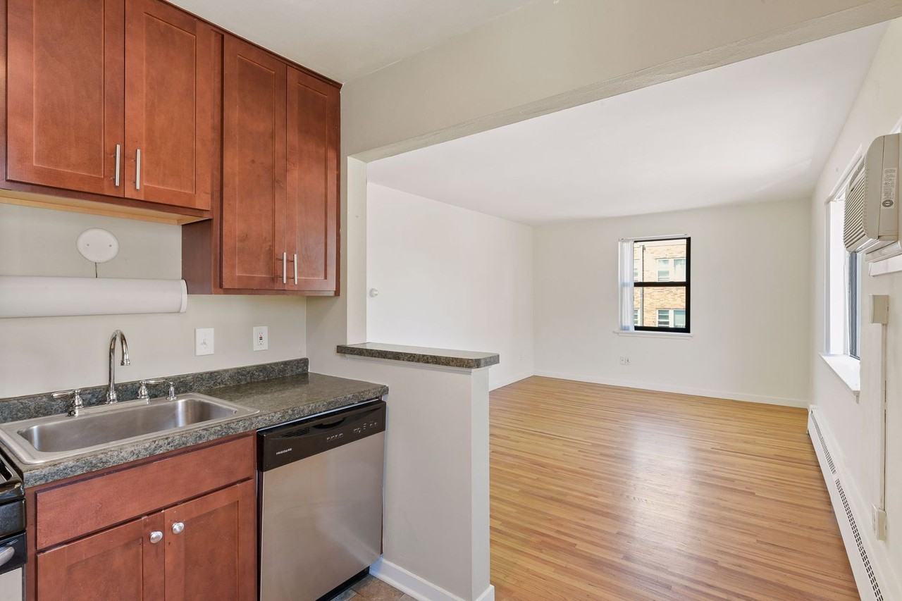 3441 Emerson Ave S - Photo 6 of 17