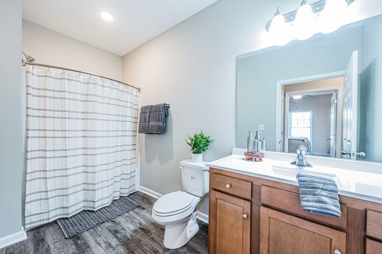 Lynnwood Apartments - Photo 4 of 17