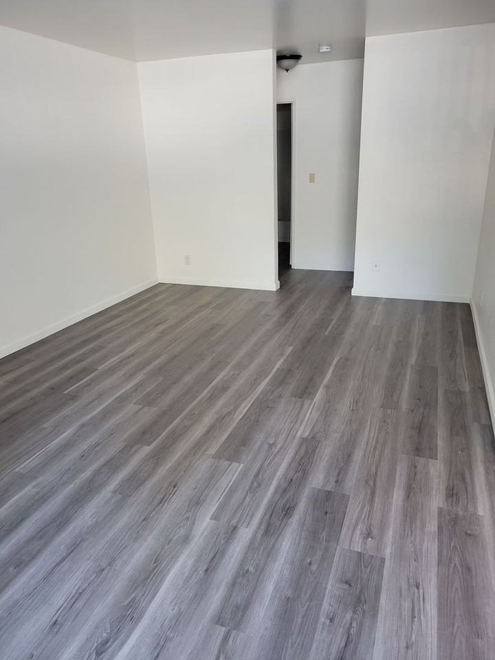 Florin Woods - Photo 2 of 25