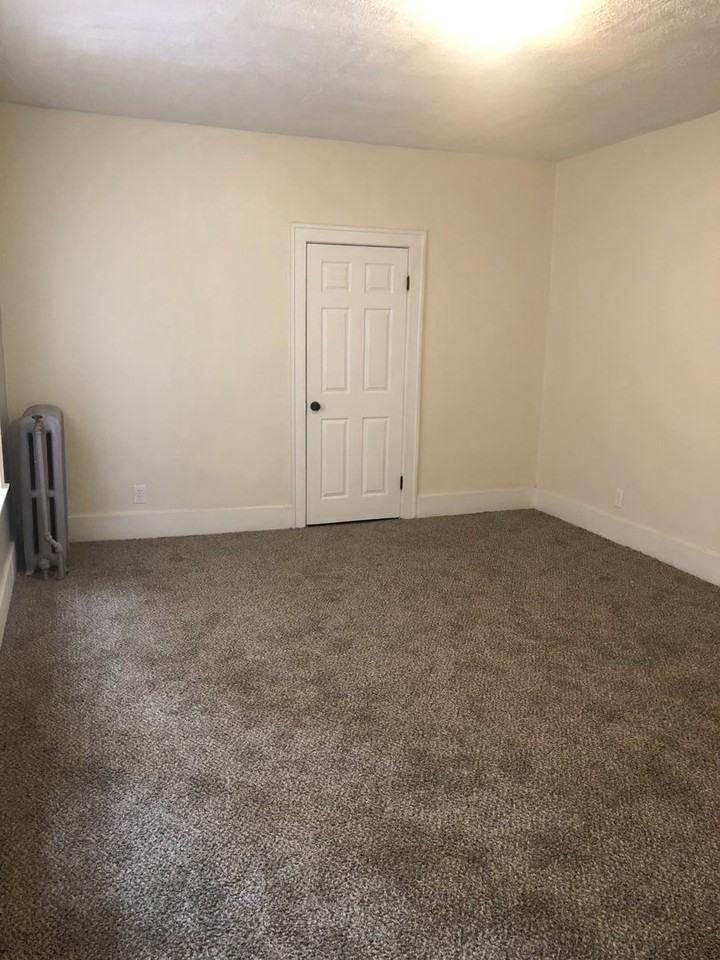 709 Hazelwood - FDR - Photo 2 of 6