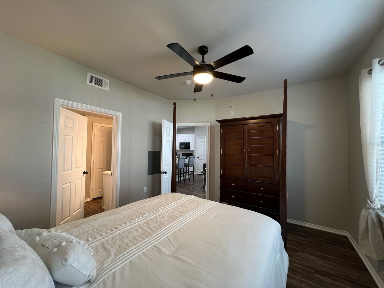 6850 Granbury Road - Photo 7 of 50