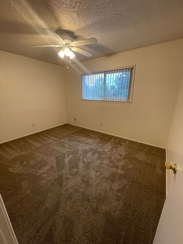0674 - 372/374  Rio Lindo Ave - Photo 6 of 10