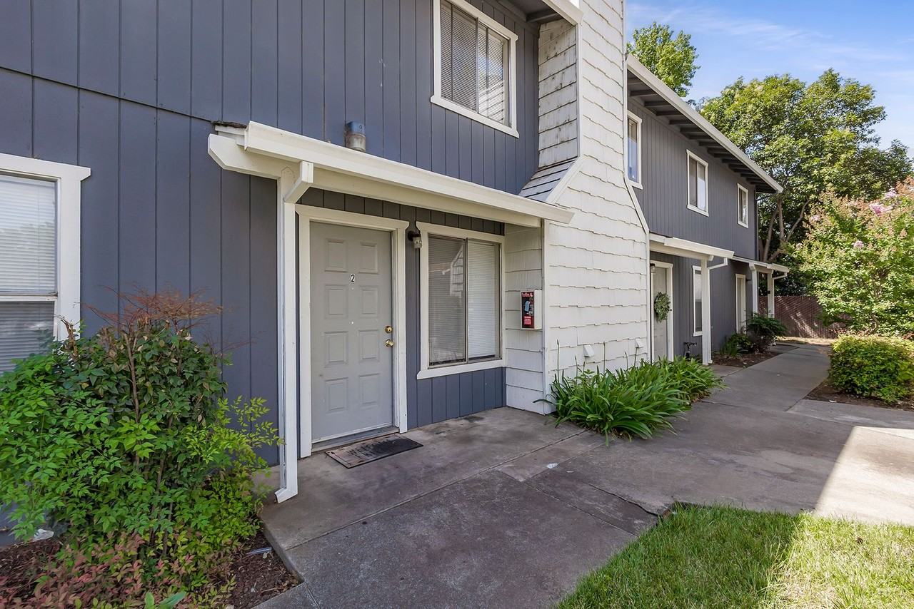 0581 - 811 W 2nd Ave -*Do Not Send Vendors - Photo 3 of 11