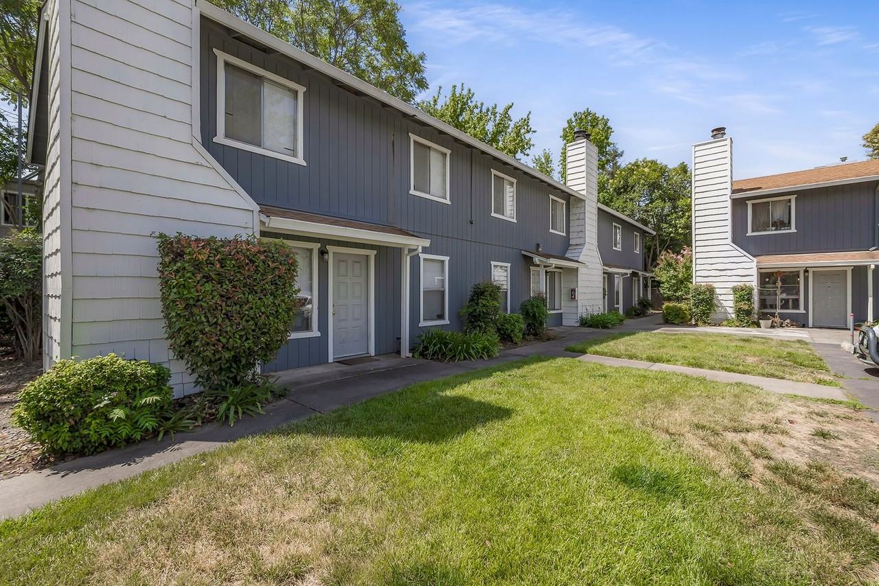 0581 - 811 W 2nd Ave -*Do Not Send Vendors - Photo 2 of 11