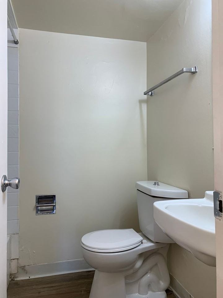 The Lanai Apartments - Photo 2 of 9