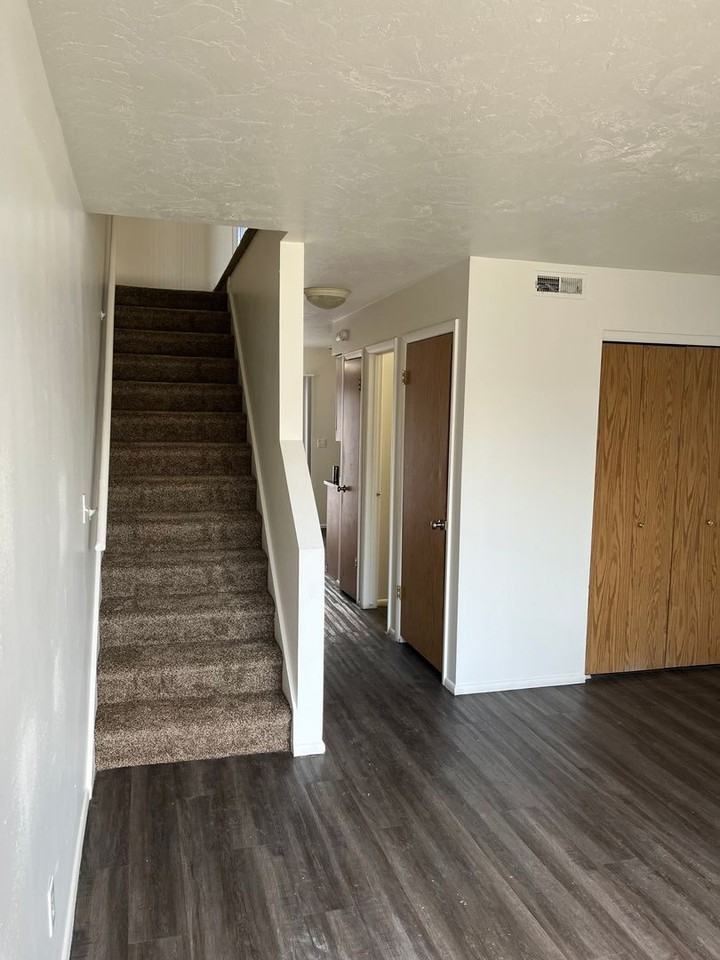 Independence Townhomes - Photo 6 of 50