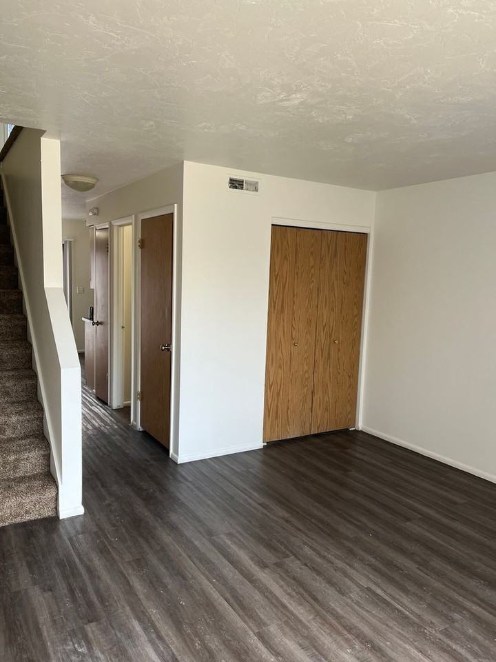 Independence Townhomes - Photo 7 of 50