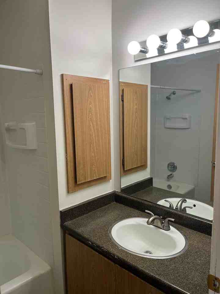 Independence Townhomes - Photo 6 of 11
