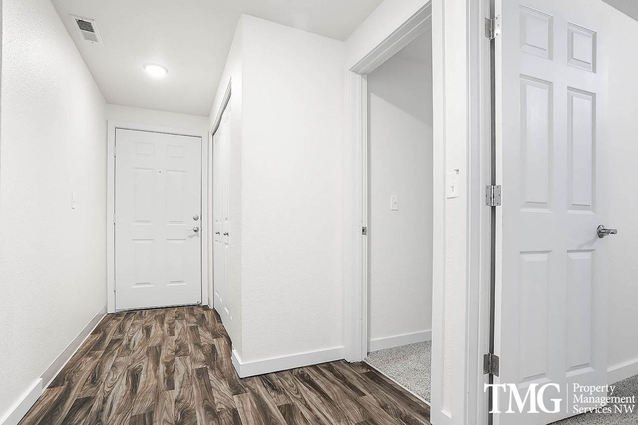 River View Apartments - Photo 6 of 37