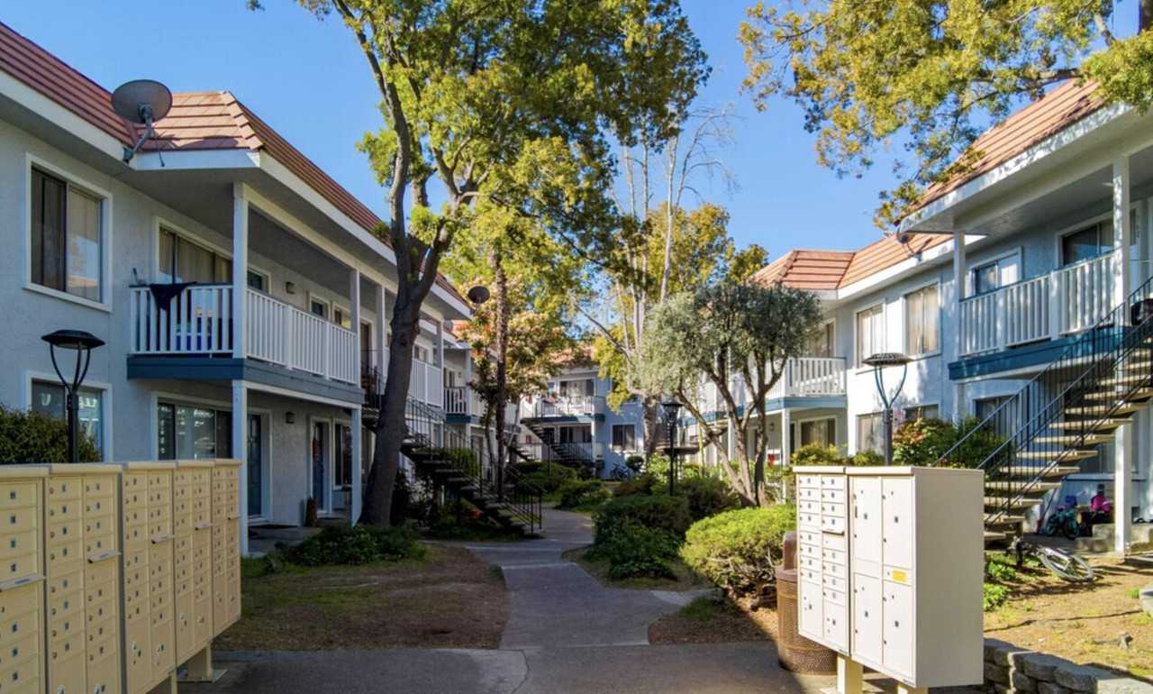 Del Coronado Apartments - Photo 2 of 42