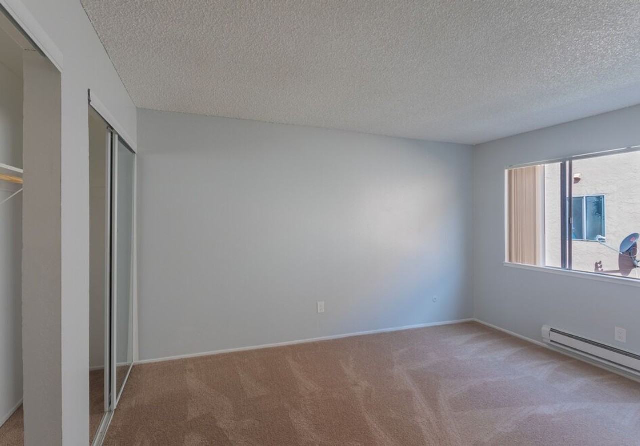 Del Coronado Apartments - Photo 5 of 42