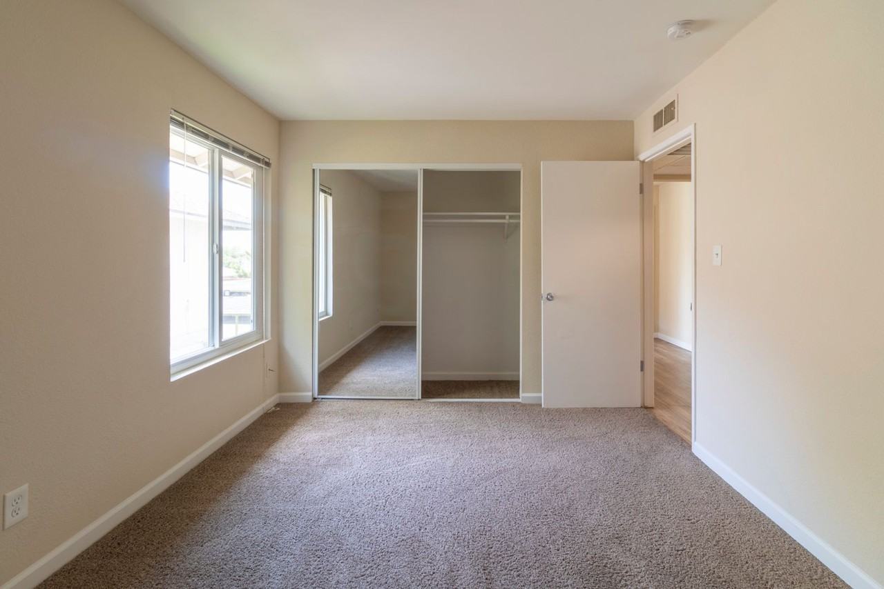 Pinewood Apartments - Photo 4 of 34