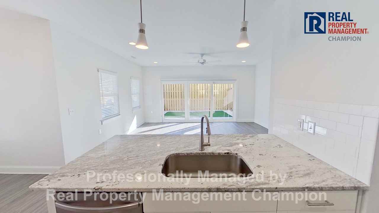 The Pinnacle Townhomes - Photo 5 of 50