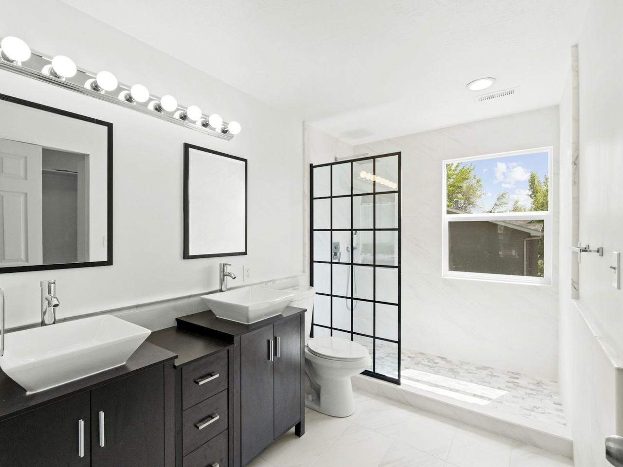 1630 Ridgemark Drive - Photo 4 of 27