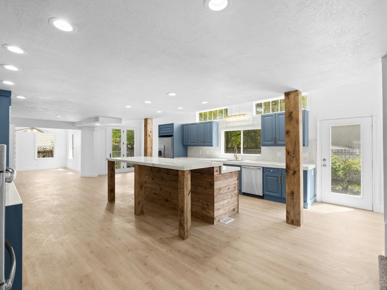 1630 Ridgemark Drive - Photo 2 of 27