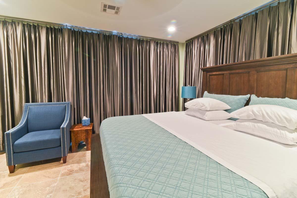 1031 10th Street - Photo 2 of 38