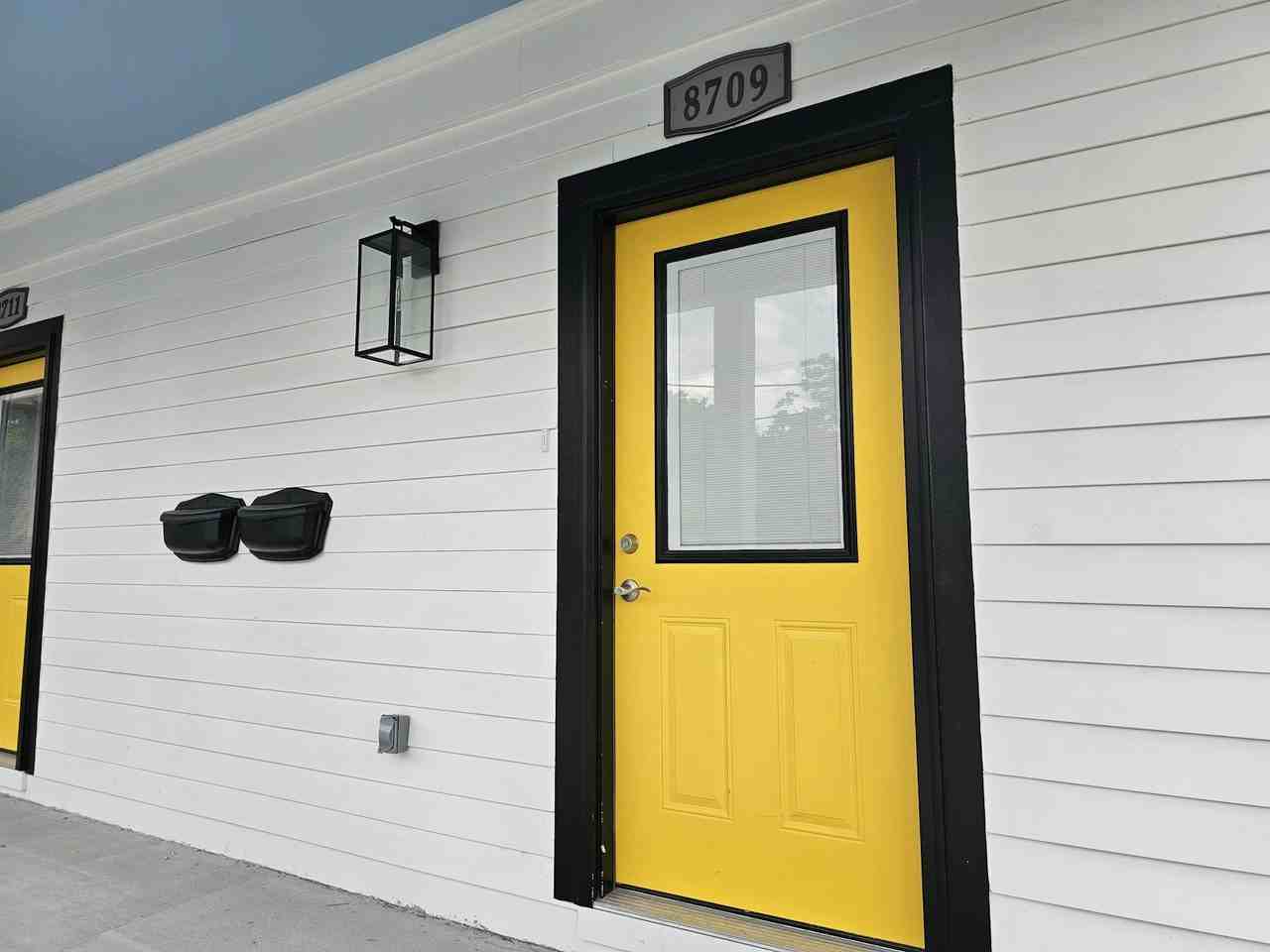 8709 Apricot Street - Photo 5 of 48