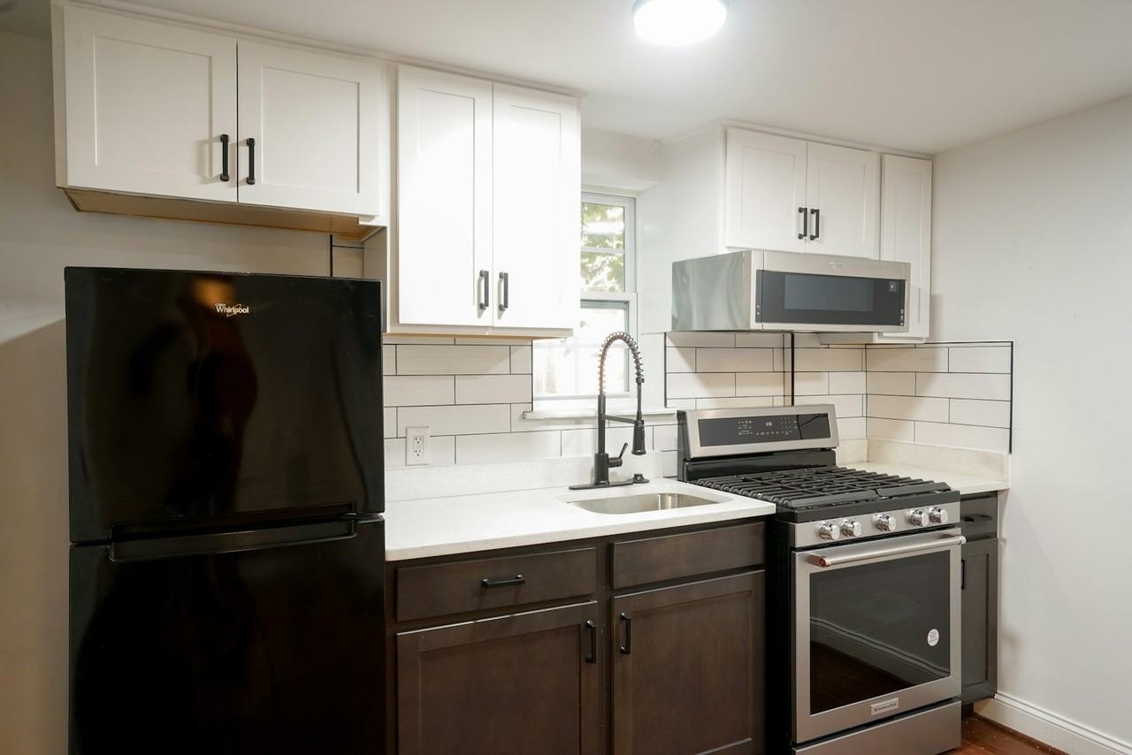 619 Florida Avenue Northwest, Unit C - Photo 4 of 19