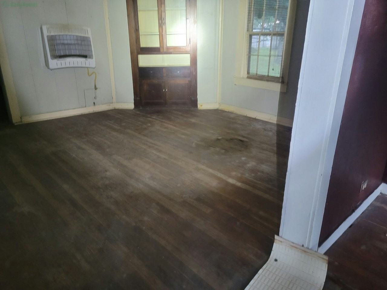 305 South Everett Street - Photo 5 of 10