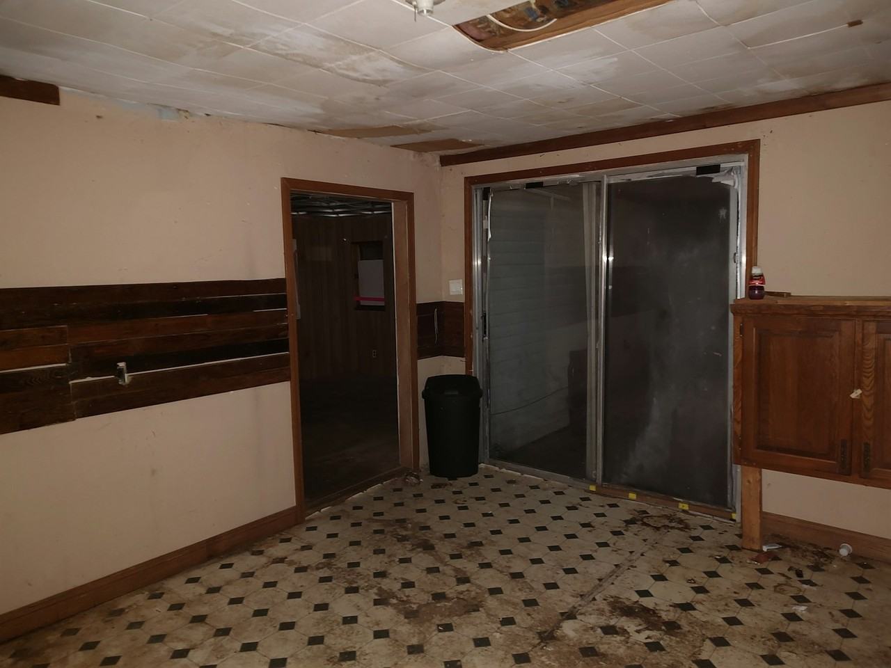 517 North Indiana Avenue - Photo 6 of 10