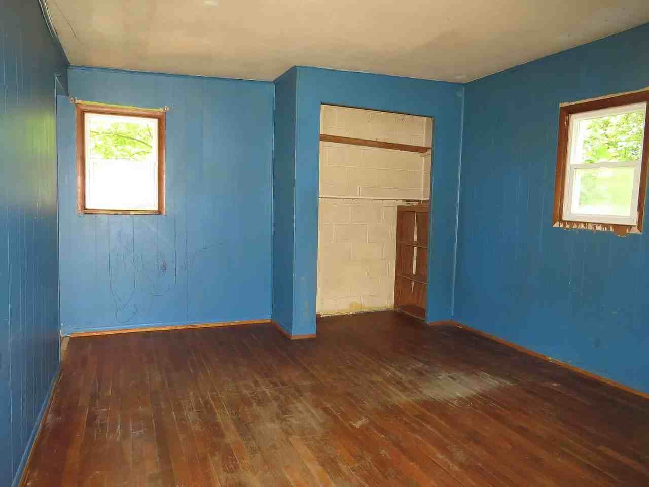 1015 Petrey Street Southeast - Photo 4 of 6