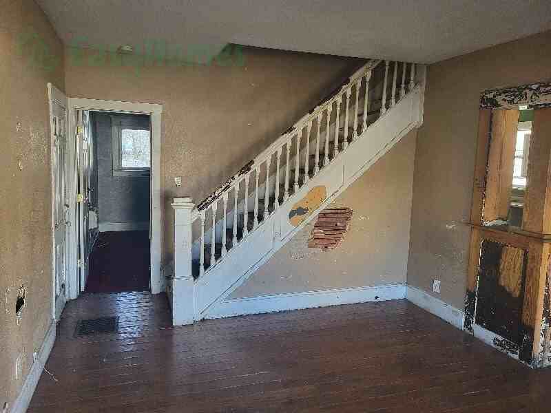 1519 A Avenue - Photo 3 of 13