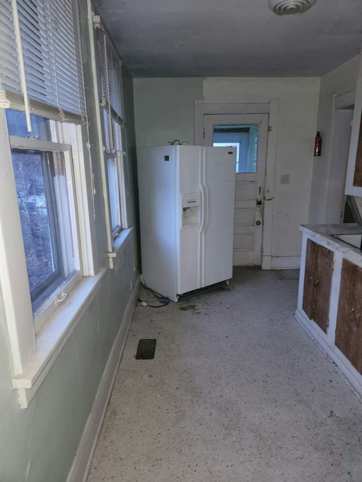 2453 Caledonia Street - Photo 4 of 14