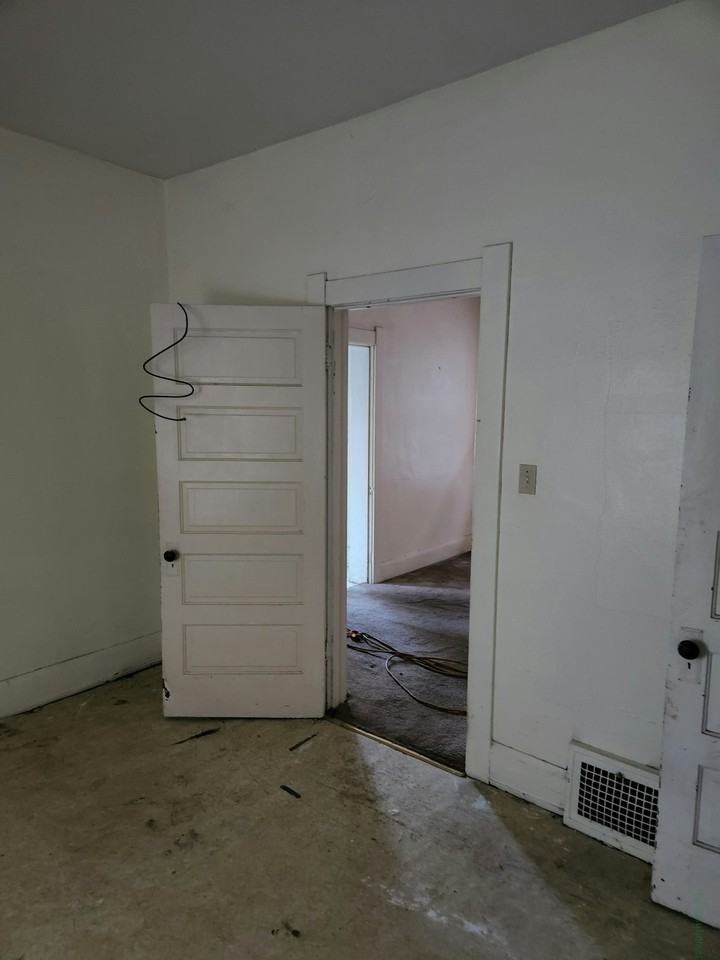 2453 Caledonia Street - Photo 7 of 14