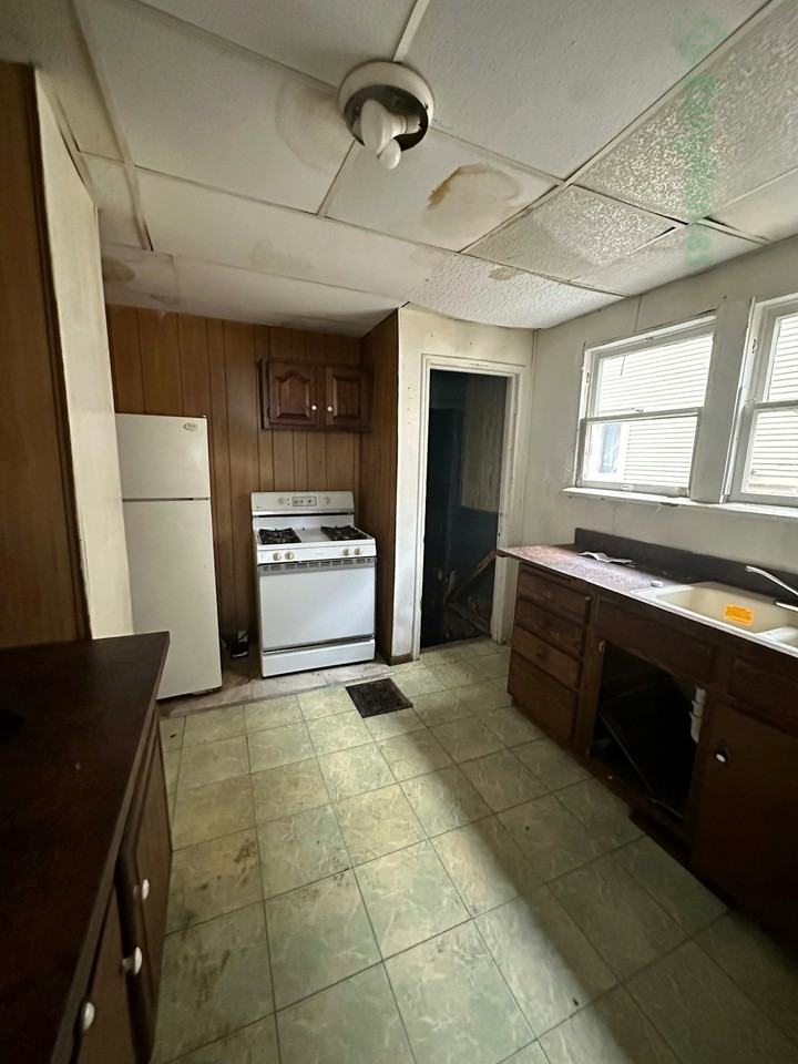 1003 West Columbia Terrace - Photo 5 of 11