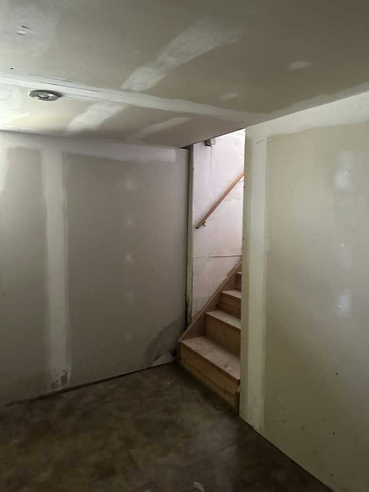 2121 North Prospect Road - Photo 2 of 19