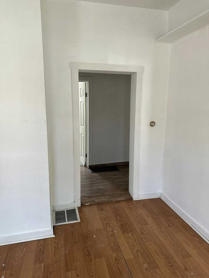 2121 North Prospect Road - Photo 7 of 19