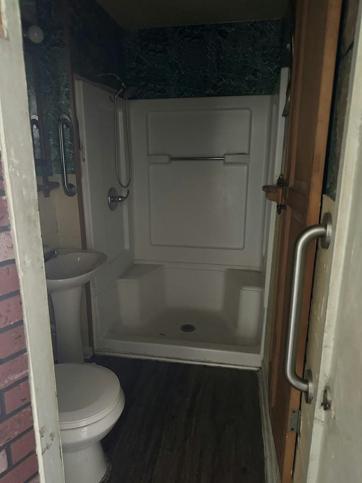 512 Alexander Avenue - Photo 2 of 13