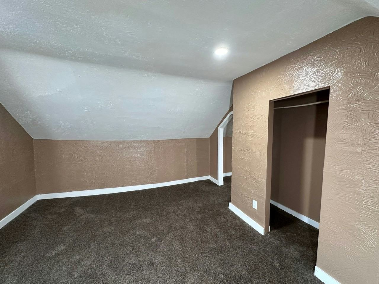 3026 Erin Avenue - Photo 5 of 14