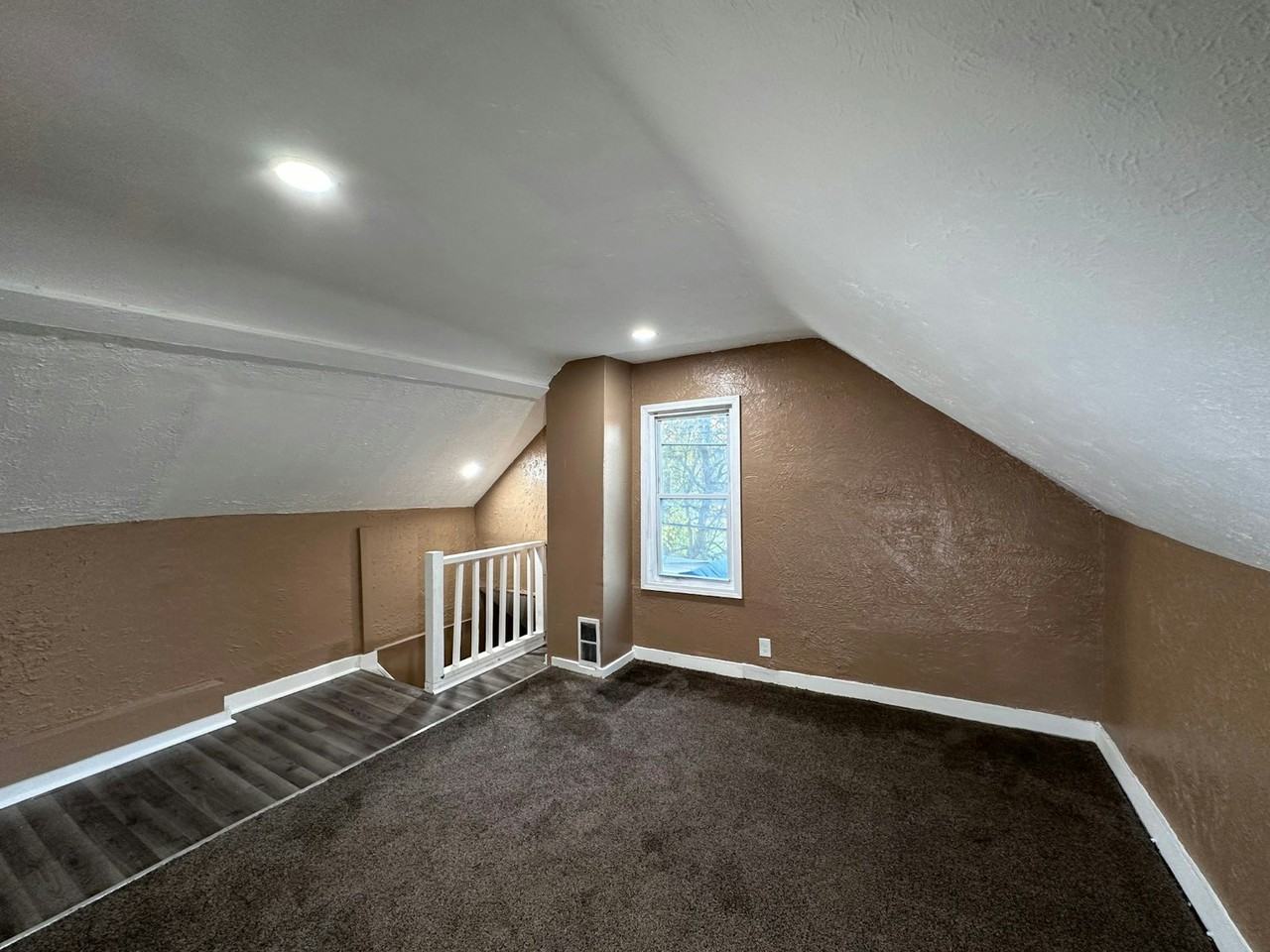 3026 Erin Avenue - Photo 3 of 14