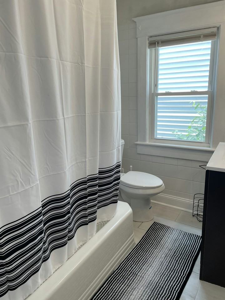 1221 Vine Street, Unit A - Photo 5 of 14