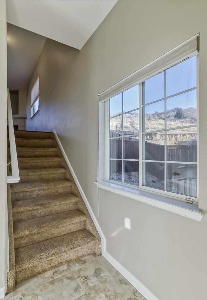 2685 Live Oak Court - Photo 3 of 36