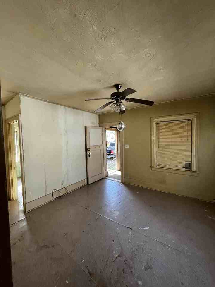 2214 North Linsley Court - Photo 7 of 19