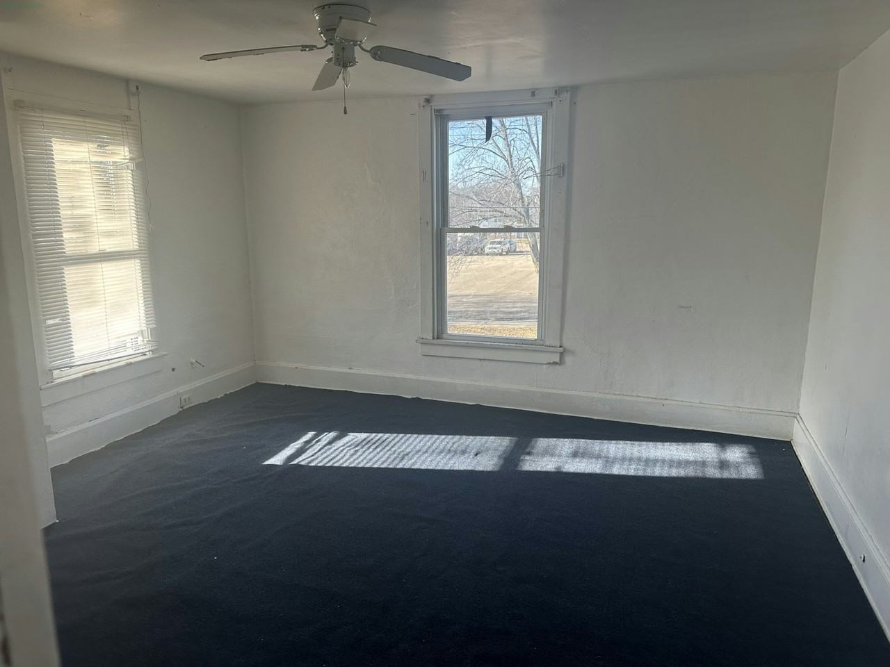 928 South Matthew Street - Photo 4 of 6