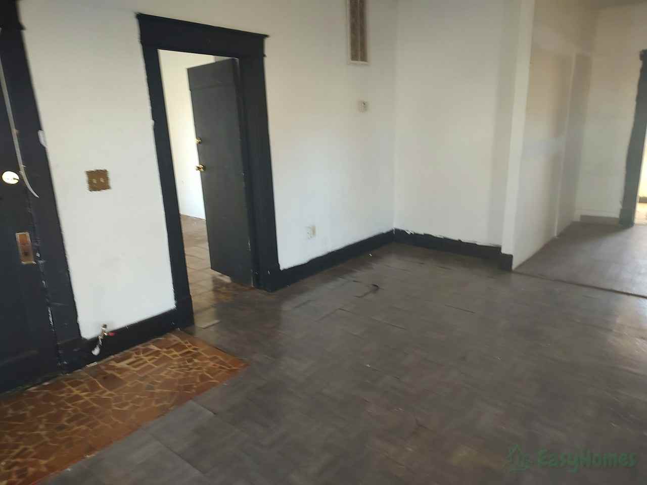 604 West C Avenue - Photo 5 of 9